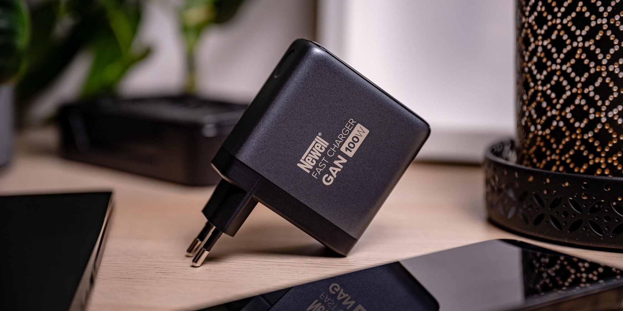 Ładowarka sieciowa Newell GaN 100 W TFT - EU